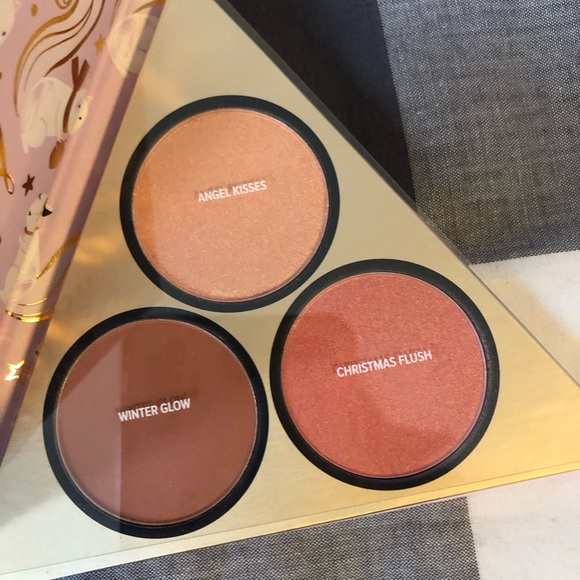 Too Faced Blush/Bronzer Palette - Picture 4 of 4